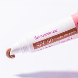 Bálsamo Labial Con Color Hello Sunday SPF50 The Mauve One 15ml 3