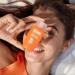 Fotoprotector Isdin Fusion Water Magic Glow Spf30 50ml 2