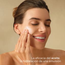 ISDIN Isdinceutics Essential Cleansing Oil to Milk 200 ml 2